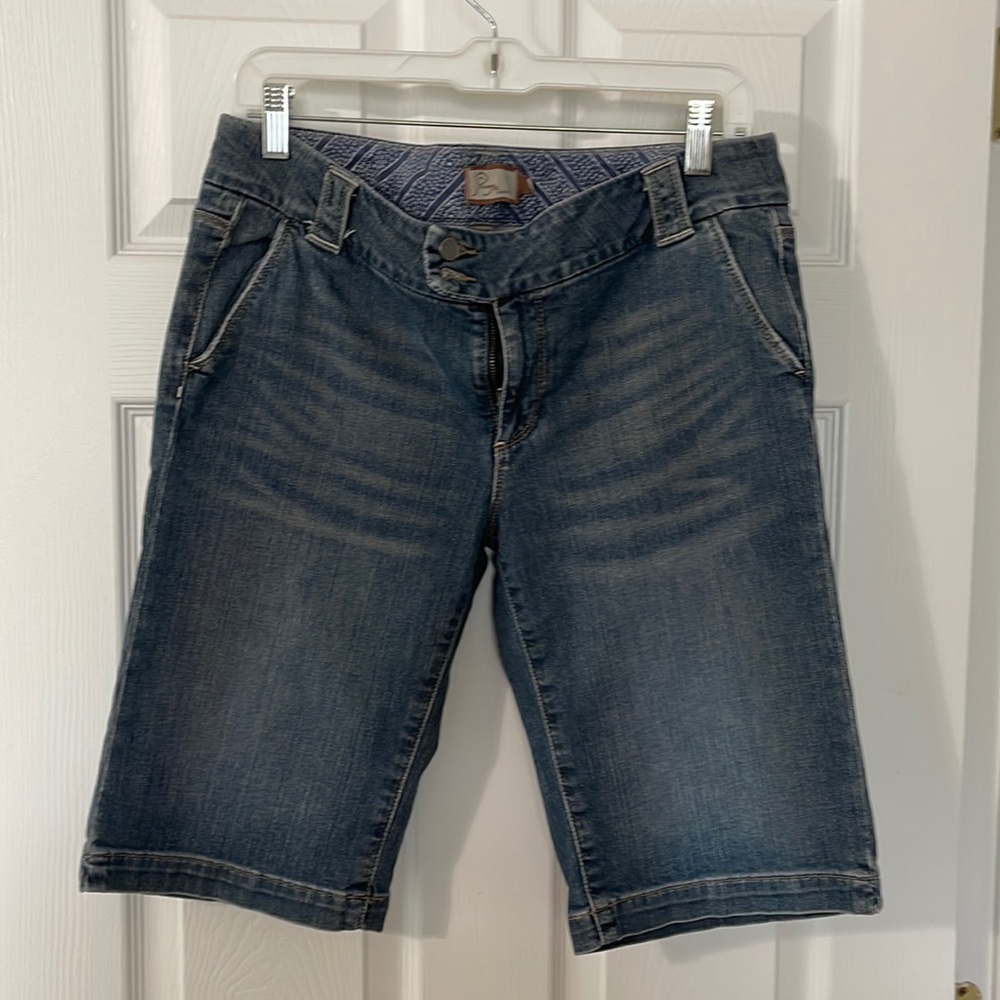 Like new Paige denim Bermuda shorts. Size 31
